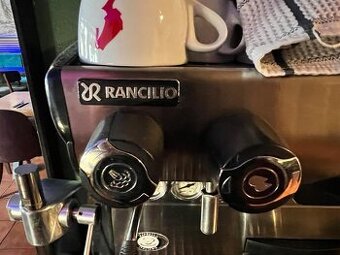 Profesionálny kávovar Rancilio Classe 5 + mlynček + vtláčadl