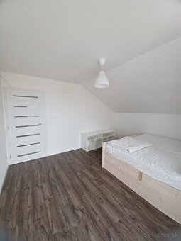 Izba na prenájom s parkovacím miestom