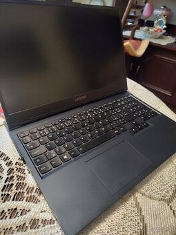 Lenovo Legion 5,Ryzen 5 5600H,32GB Rám,AMD RX 6600M 8GB