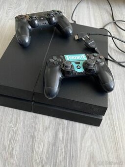 PS4+2xovladač+hry