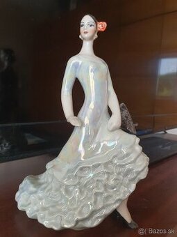 Elegantná porcelánová tanečnica – Krásny doplnok interiéru