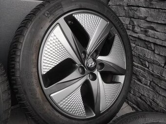 Zimná sada 17" 5x114,3 Hyundai 225/45 R17