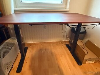 Elektricky nastavitelny stol 140x80cm