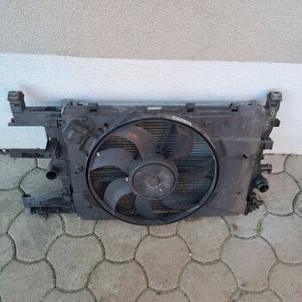 Predam stenu chladičov komplet na opel astra j
