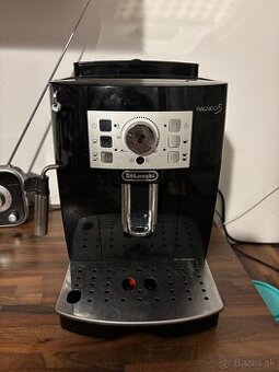 Kavovar Delonghi magnifica s
