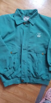 Vetrovku ,šušťakovú súpravu,retro šiltovky