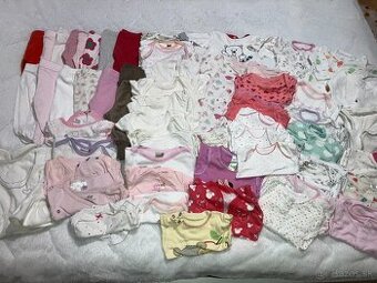 balík oblečenia pre bábätko - dievčatko vo veľkosti 50-56