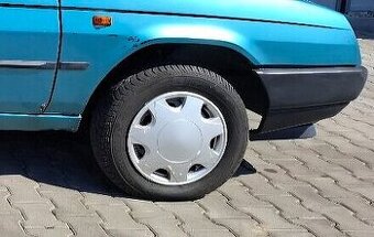 Kupim puklice Skoda Favorit .