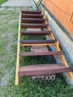 SCHODY - aj zábradlie