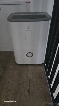 Odvlhčovač vzduchu elektrolux