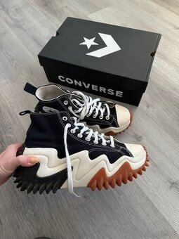 Converse run star motion
