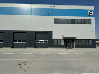 Prenájom 4 nových skladov od 800m² vrátane kancelárii priamo