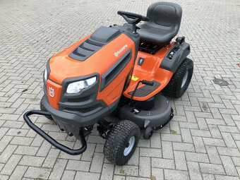 Trávnikový traktor Husqvarna, Model TS 243T