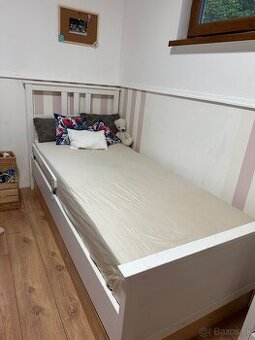 Posteľ Ikea