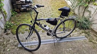 Trekový bicykel