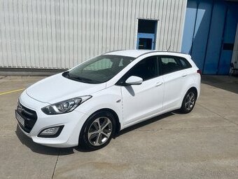 Hyundai i30 1.6 CRDi 4 500€ - 1