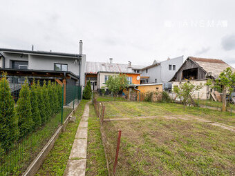 IBA U NÁS Na predaj RD so záhradou v Rajci, okres Žilina.
