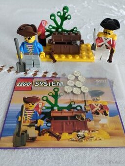 LEGO Pirates 6237 Pirates Plunder
