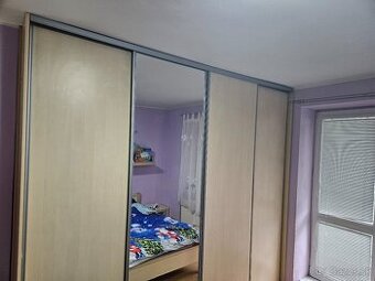 Vstavaná skriňa 283x248 cm