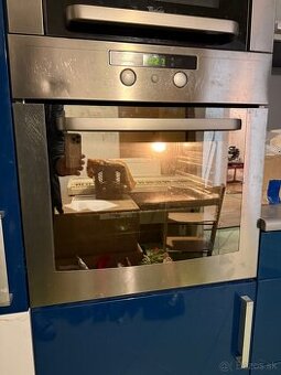 Whirlpool vstavana rura