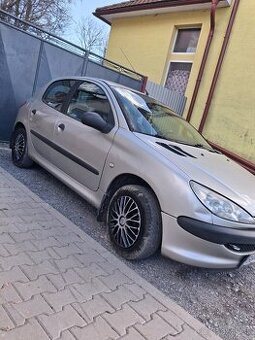 Peugeot 206 1.4 44kw benzín