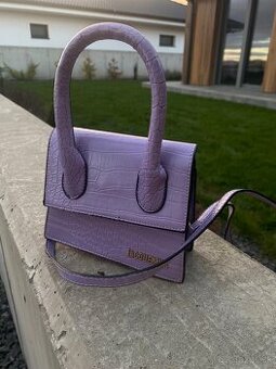 Kabelka jacquemus fialova
