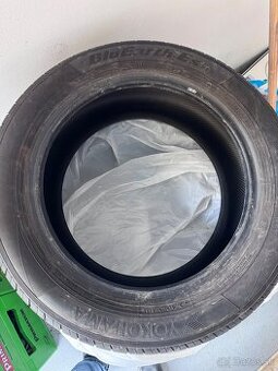 Letne pneu yokohama bluearth es32 205/55 R16 91V