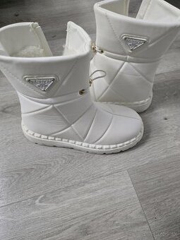 Predám svadobné snehule