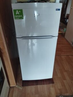 predam 3 ročnu chladničku+darujem k nej mikrovlnnu ruru