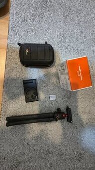 Predám Sony ZV‑1F – stav ako nový + karta + obal + statív.