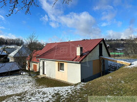 Zrekonštruovaný dom v horskej obci Ďubakovo blízko lyž