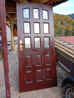 Masivné dvere
