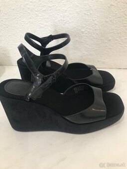 H&M topanky