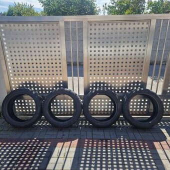 Zimné pneumatiky...KUMHO 275/40R19 + NOKIAN 245/45R19 105V..