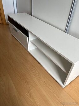 TV skrinka