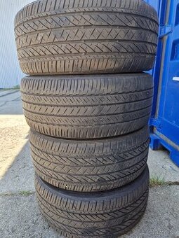 235/40R19 letné