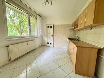 Na predaj veľký 2 izb byt na Nábreží Dunaja Komárno