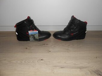 Predam nove kozene moto topanky znacky RACER ROAD RUNNER