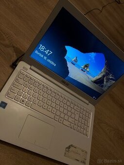 ASUS VivoBook E502NA