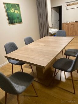 Predám stôl so stoličkami
