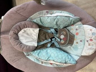 Elektrická hojdačka pre bábätka s kolotočom