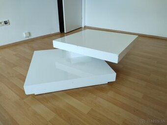 Polohovatelný stolík