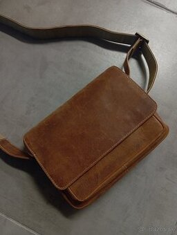 Aunts & Uncles – kožená crossbody taška, originál