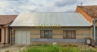 Stavebný pozemok v obci Radošovce.