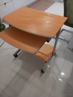Písaci stolík