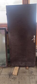 Vchodove drevene dvere pravé 90tky