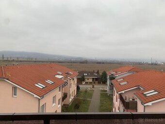 Krásny 3 i byt - zariadený , komora - CENTRUM-SlovenskÝ Grob