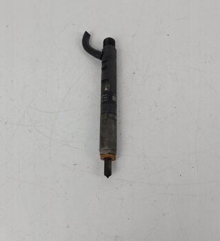 Vstrekovac 1.5dci tryska H8200827965 renault dacia