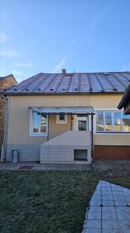 Prenájom 2.5 izbový byt 75m² s garážou