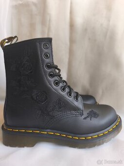 Čierne kožené čižmy zn. Dr. Martens